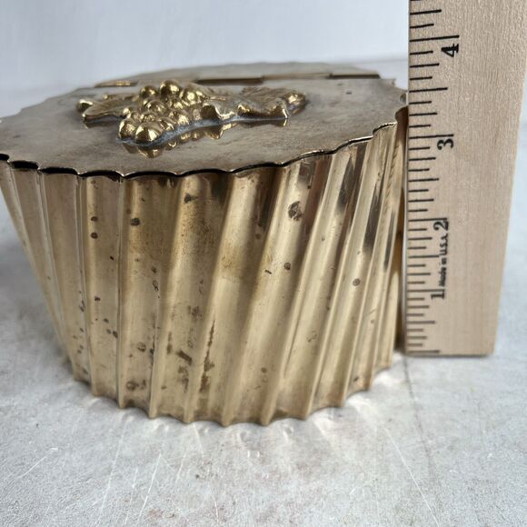 Vintage Fluted Brass Hinged Trinket Box Tea Caddy With Grapes - Picture 9 of 11